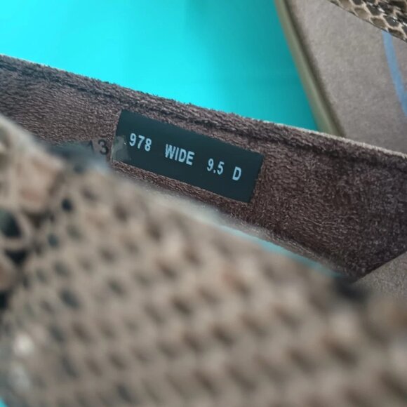 Orthofeet Gaya Thong Sandals Womens 9.5 WIDE Brown Snake Print Orthotic Insole - Picture 5 of 12